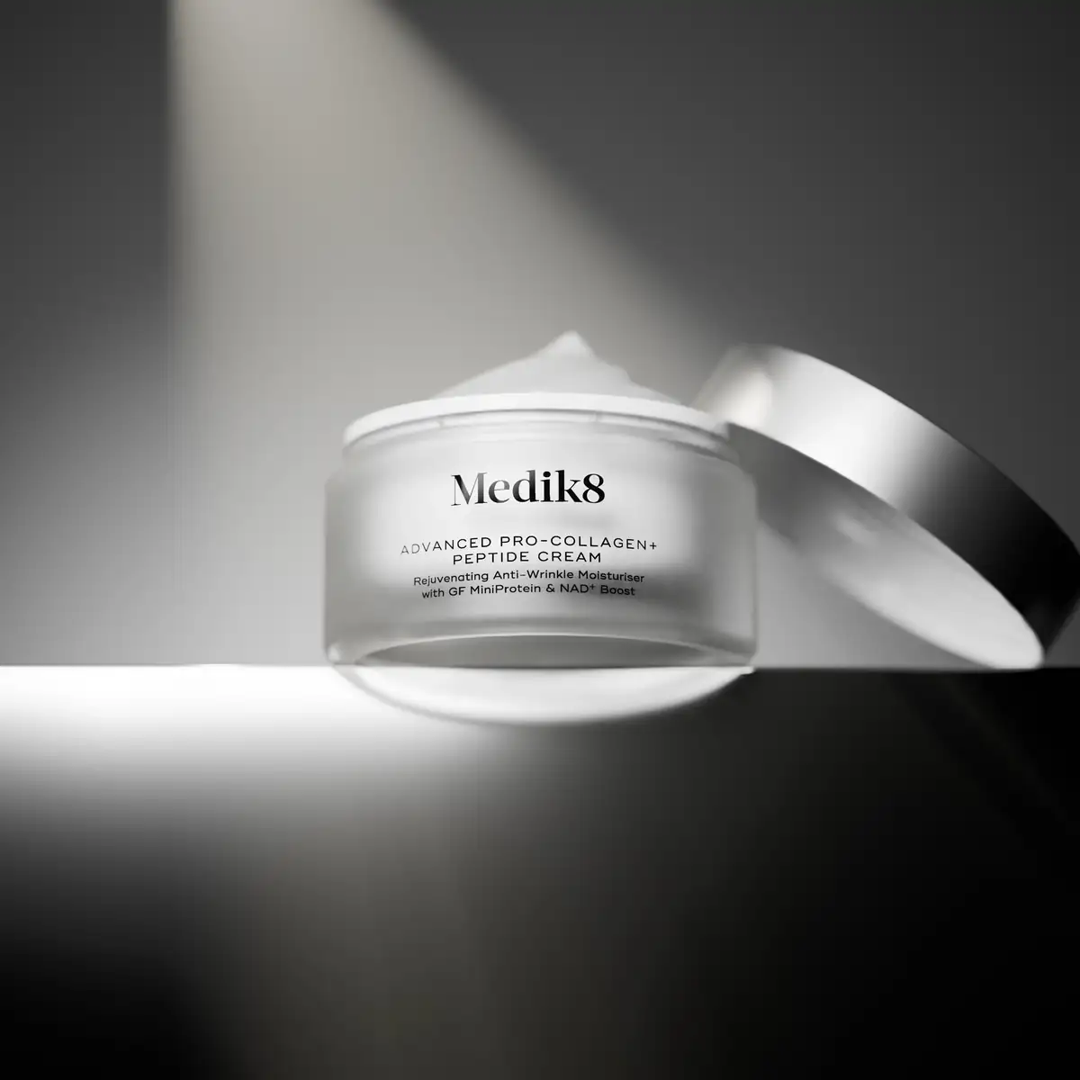 Advanced Pro-Collagen+ Peptide Cream: революція у догляді за шкірою 1 avonkatalog.in.ua