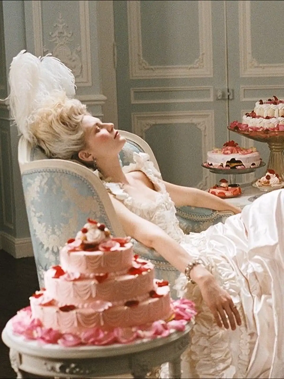 Румяна Марии-Антуанетты: новый бьюти-тренд, который вдохновляет