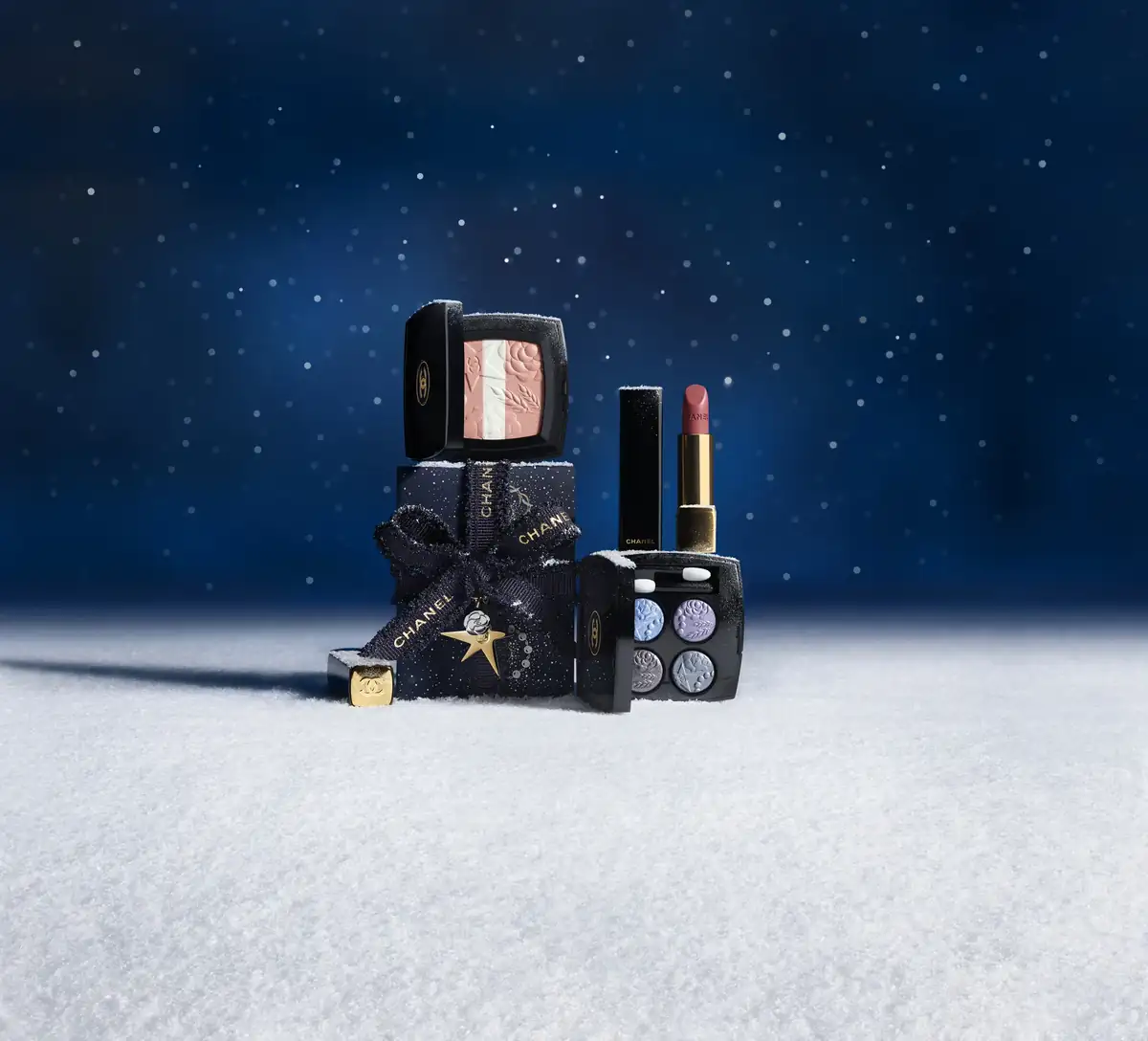 Святковий макіяж, що переносить у космос: CHANEL HOLIDAY 2025 11 avonkatalog.in.ua