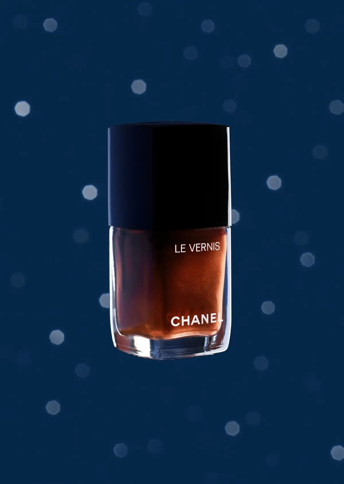 Святковий макіяж, що переносить у космос: CHANEL HOLIDAY 2025 15 avonkatalog.in.ua